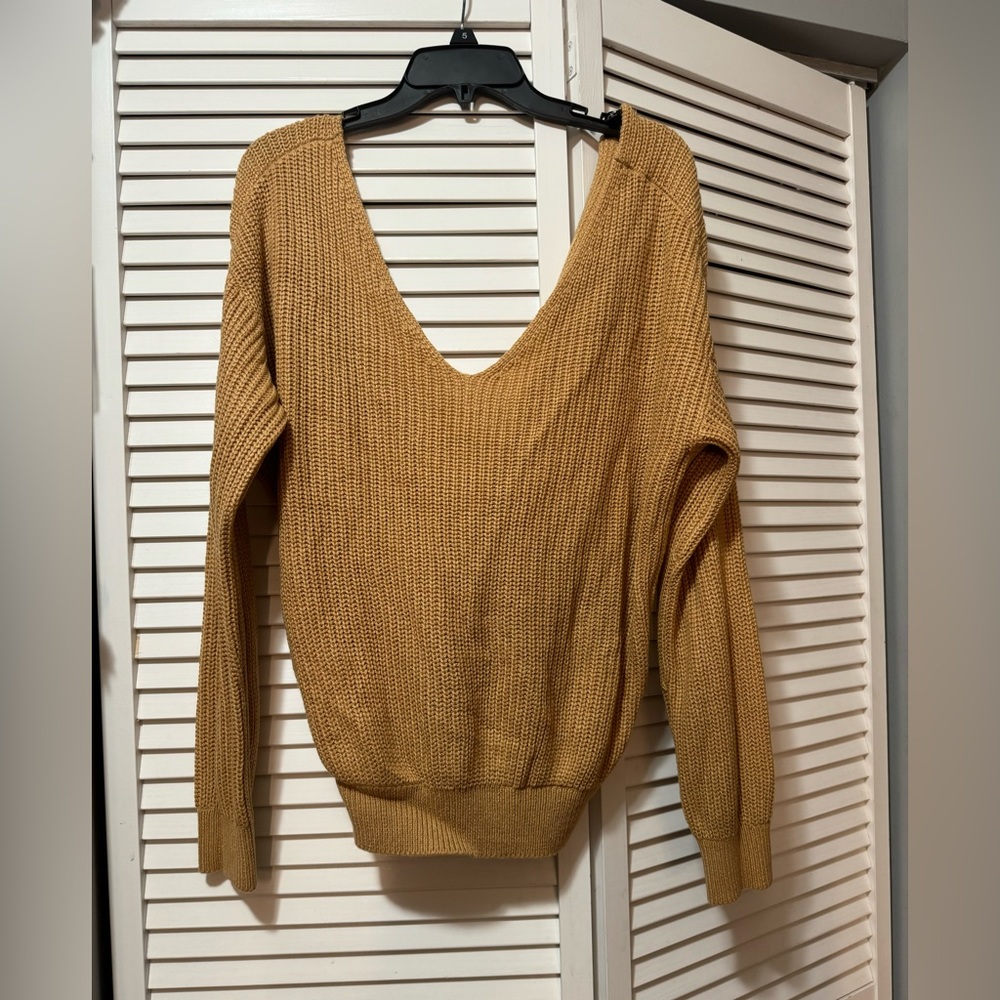 Fashion Nova Women Tan Back Twist Sweater Long-sleeve Size M